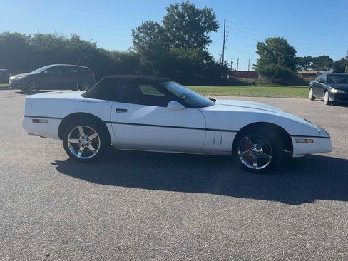 Used 1989 Chevrolet Corvette Convertible RWD image 7