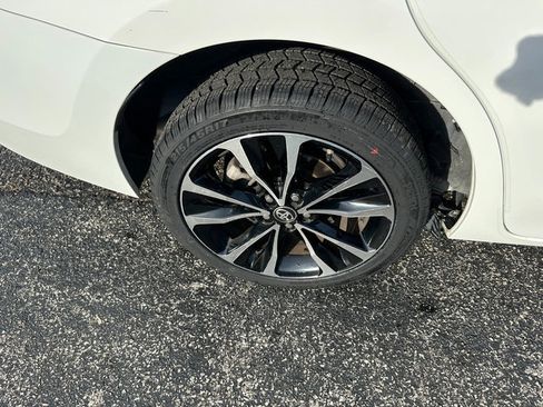 Used 2019 Toyota Corolla L image 29