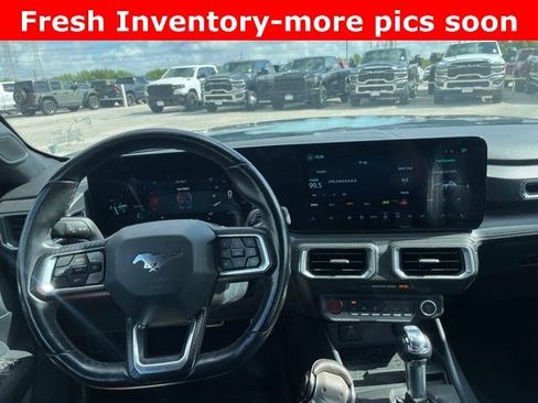 Used 2024 Ford Mustang Premium image 8