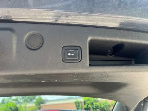 Used 2022 Chevrolet Equinox Premier AWD/4WD image 15
