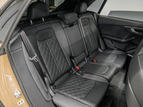 Used 2024 Audi SQ8 Prestige AWD/4WD image 35