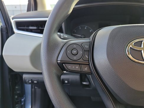 Used 2024 Toyota Corolla LE image 2