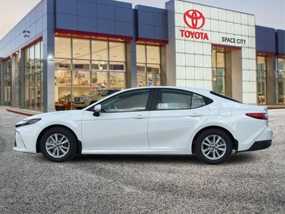 New 2026 Toyota Camry LE w/ Convenience Package