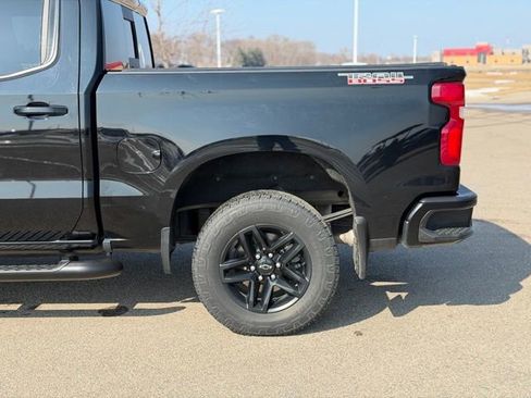 Used 2020 Chevrolet Silverado 1500 LT Trail Boss w/ Midnight Edition image 12