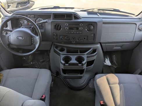 Used 2014 Ford E-350 and Econoline 350 XLT image 17
