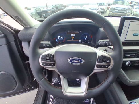 New 2026 Ford Explorer Active AWD/4WD image 21