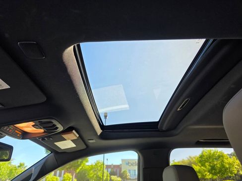 Used 2024 Chevrolet Colorado ZR2 image 14