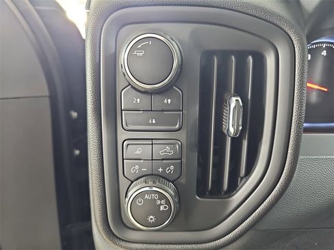 Used 2024 Chevrolet Silverado 2500 Custom w/ Custom Value Package image 30