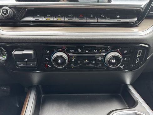 Certified 2022 Chevrolet Silverado 1500 High Country w/ Technology Package image 11