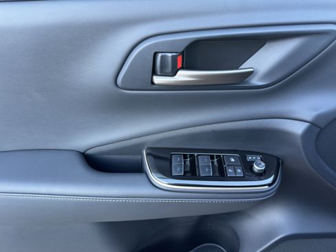 Used 2026 Toyota Crown XLE image 9