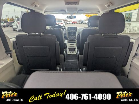 Used 2018 Dodge Grand Caravan SE w/ UConnect Hands-Free Group image 13