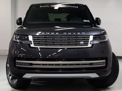 Used 2025 Land Rover Range Rover SE image 3