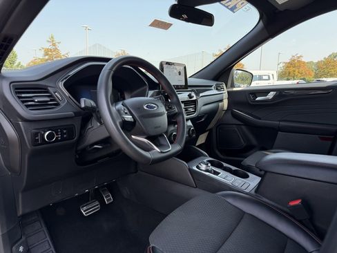 Used 2023 Ford Escape ST-Line image 10