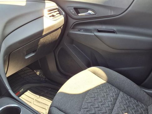 Used 2022 Chevrolet Equinox LT image 24