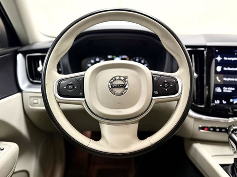 Used 2020 Volvo XC60 T5 Momentum AWD/4WD image 18
