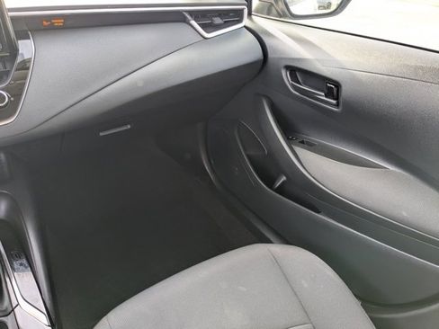 Used 2022 Toyota Corolla LE image 16