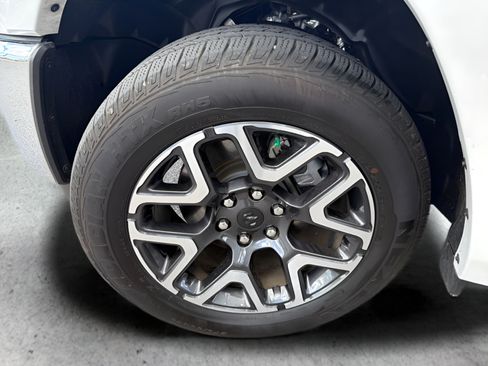 Used 2026 RAM 1500 Laramie AWD/4WD image 38