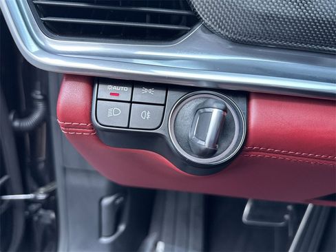 Used 2023 Porsche Panamera 4S image 22