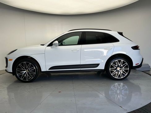 Used 2026 Porsche Macan image 2