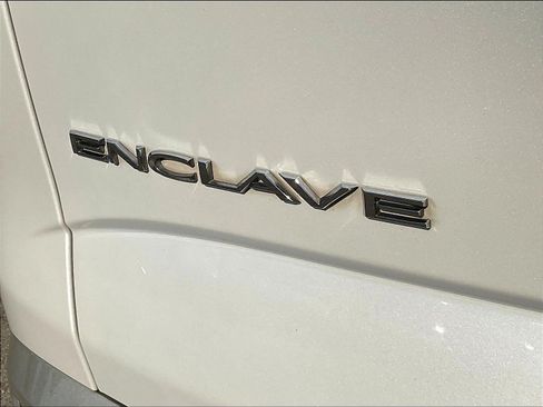 Used 2020 Buick Enclave Premium w/ Sun and Sites Package FWD image 24