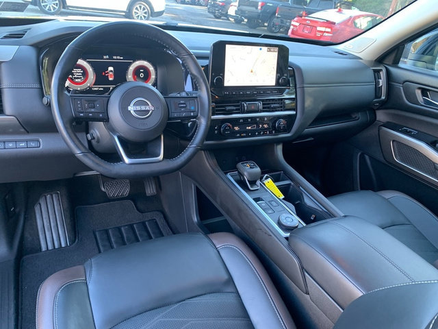 Used 2024 Nissan Pathfinder Platinum w/ Lighting Package (N93) AWD/4WD image 21