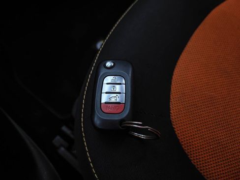 Used 2016 smart fortwo passion RWD image 34