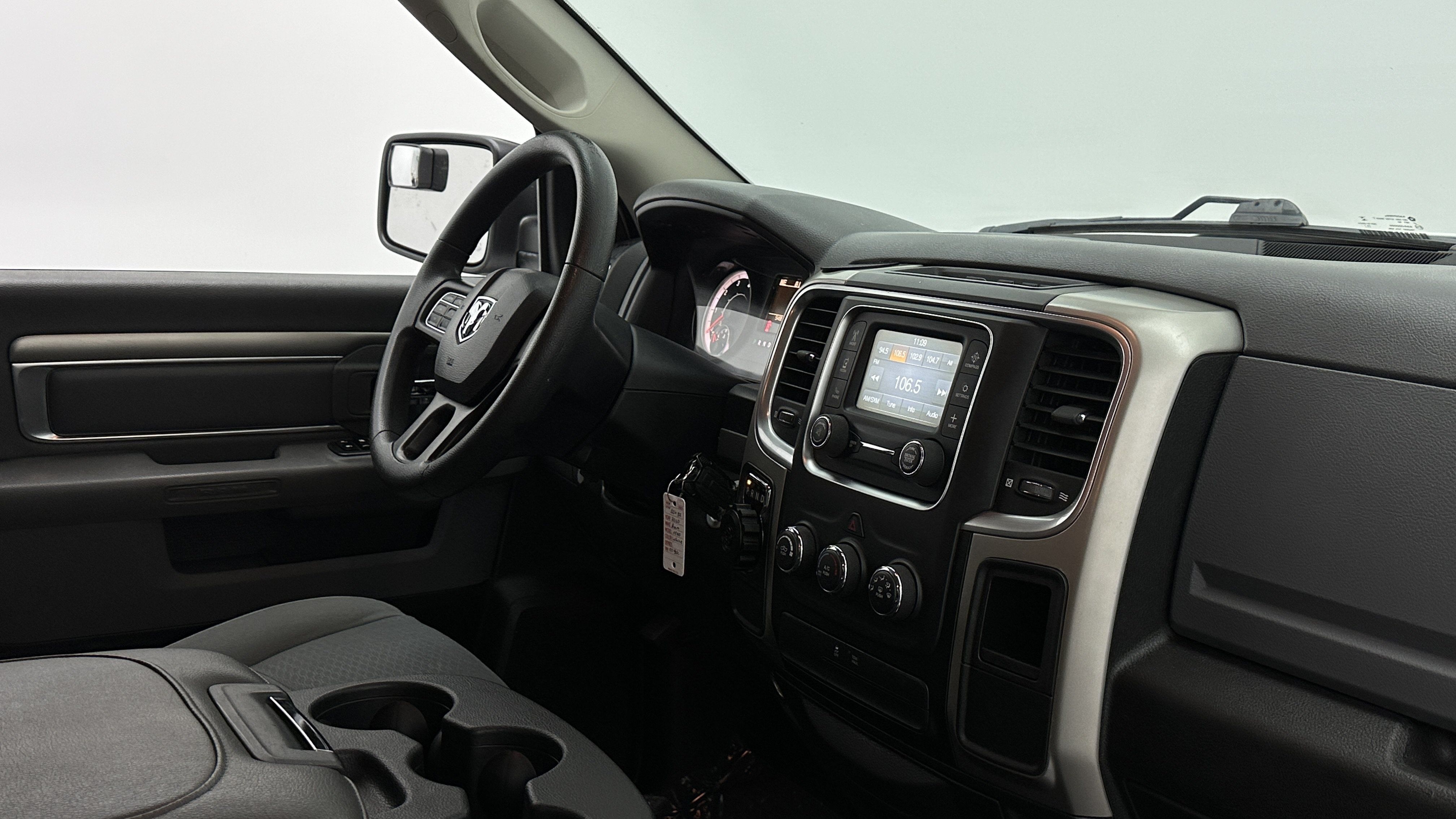 Used 2020 RAM 1500 Classic SLT RWD image 34