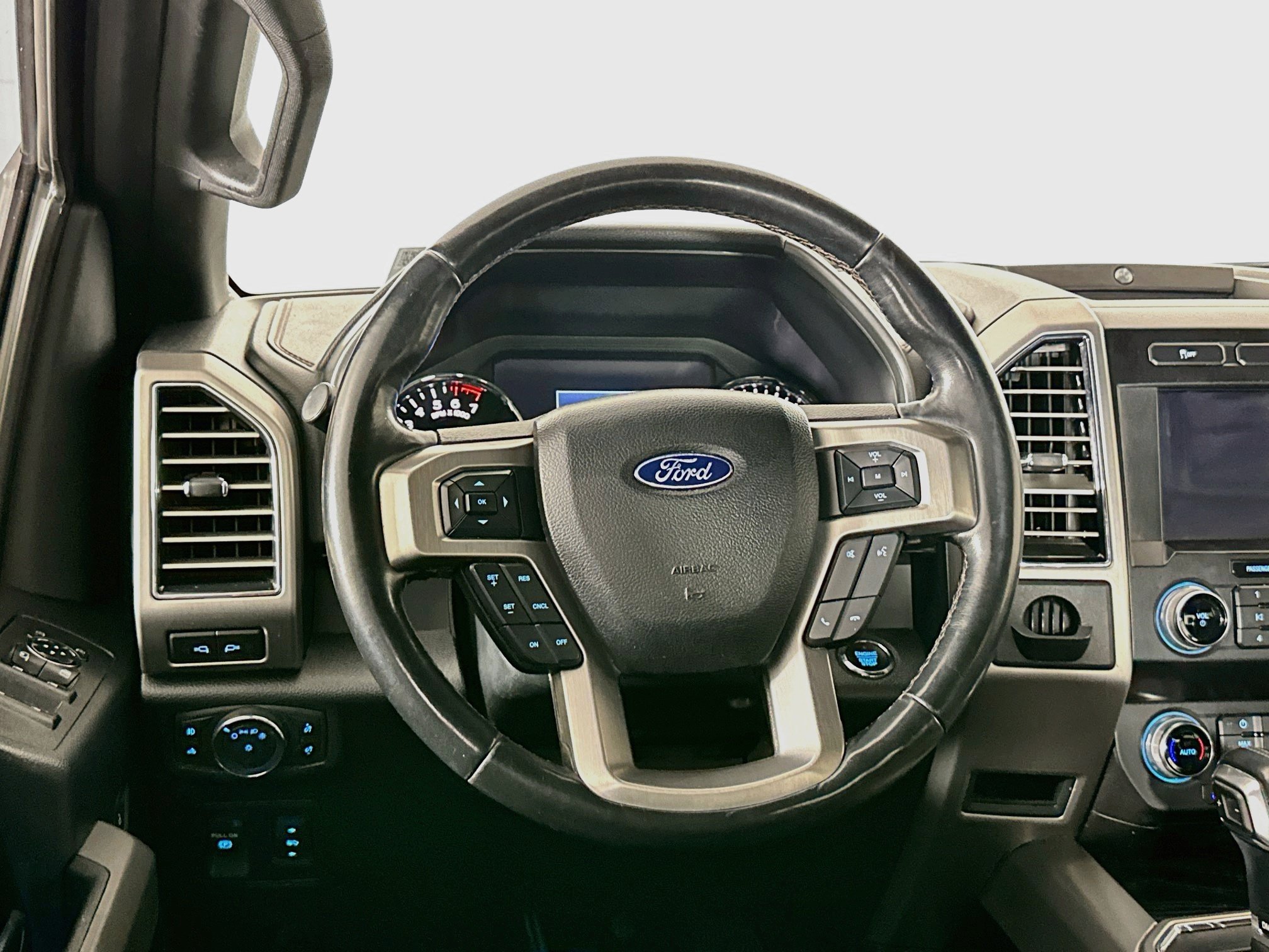 Used 2020 Ford F150 Platinum RWD image 18