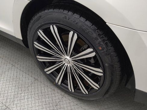 Used 2015 Ford Taurus Limited w/ Equipment Group 301A image 31