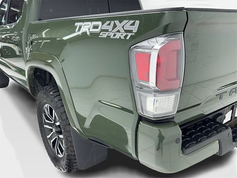Used 2021 Toyota Tacoma TRD Sport image 12