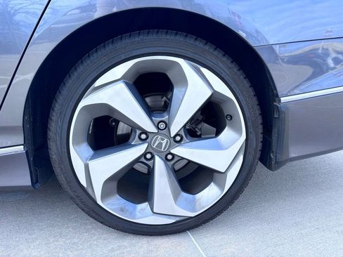 Used 2020 Honda Accord Touring image 11