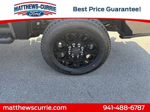 New 2025 Ford F250 Lariat w/ Black Appearance Package image 18