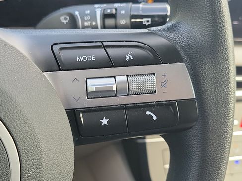 Used 2025 Hyundai Tucson SE FWD image 26