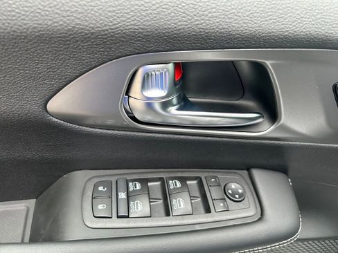 New 2026 Chrysler Pacifica Select image 12