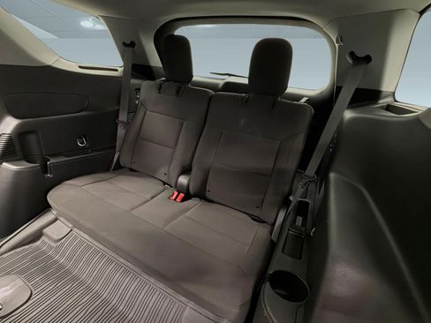 Used 2023 Ford Explorer XLT image 22