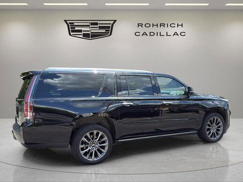 Used 2019 Cadillac Escalade ESV Platinum w/ Escalade Sport Edition AWD/4WD image 4