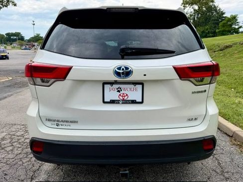 Used 2019 Toyota Highlander XLE AWD/4WD image 33