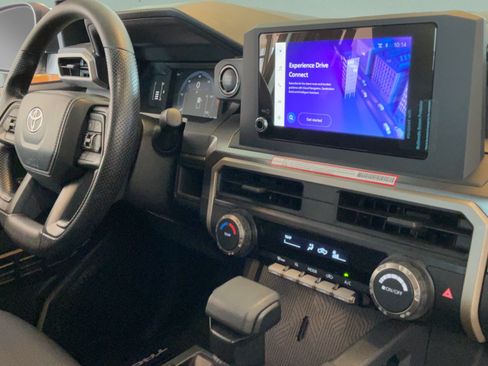 Used 2025 Toyota Tacoma SR5 RWD image 33