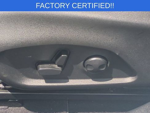 Used 2023 Jeep Compass Latitude w/ Sun and Sound Group AWD/4WD image 17