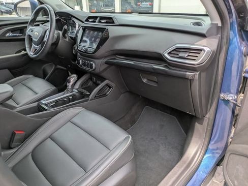 Used 2021 Chevrolet TrailBlazer LT w/ Premium Seating Package FWD image 23