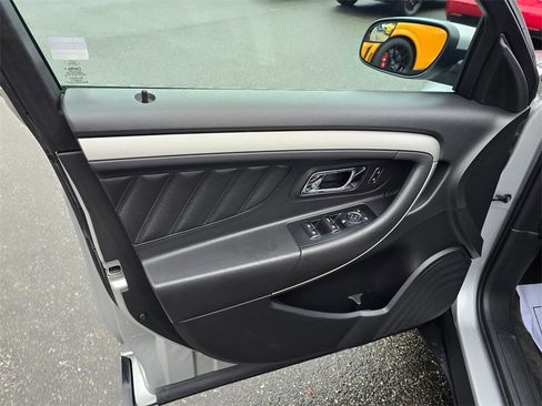 Used 2013 Ford Taurus SEL image 22