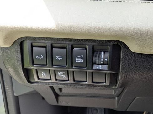 Used 2022 Subaru Ascent Touring AWD/4WD image 25