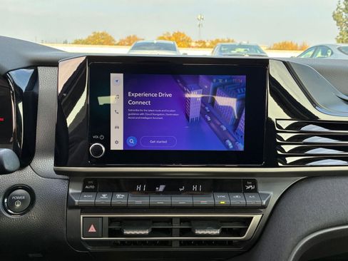 Used 2025 Toyota Camry LE image 18