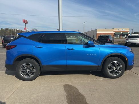 Used 2025 Chevrolet Blazer LT AWD/4WD image 5