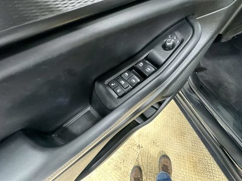 Used 2025 Jeep Grand Cherokee Altitude AWD/4WD image 16