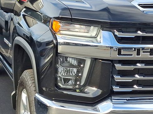 Used 2021 Chevrolet Silverado 2500 LTZ w/ LTZ Plus Package image 7