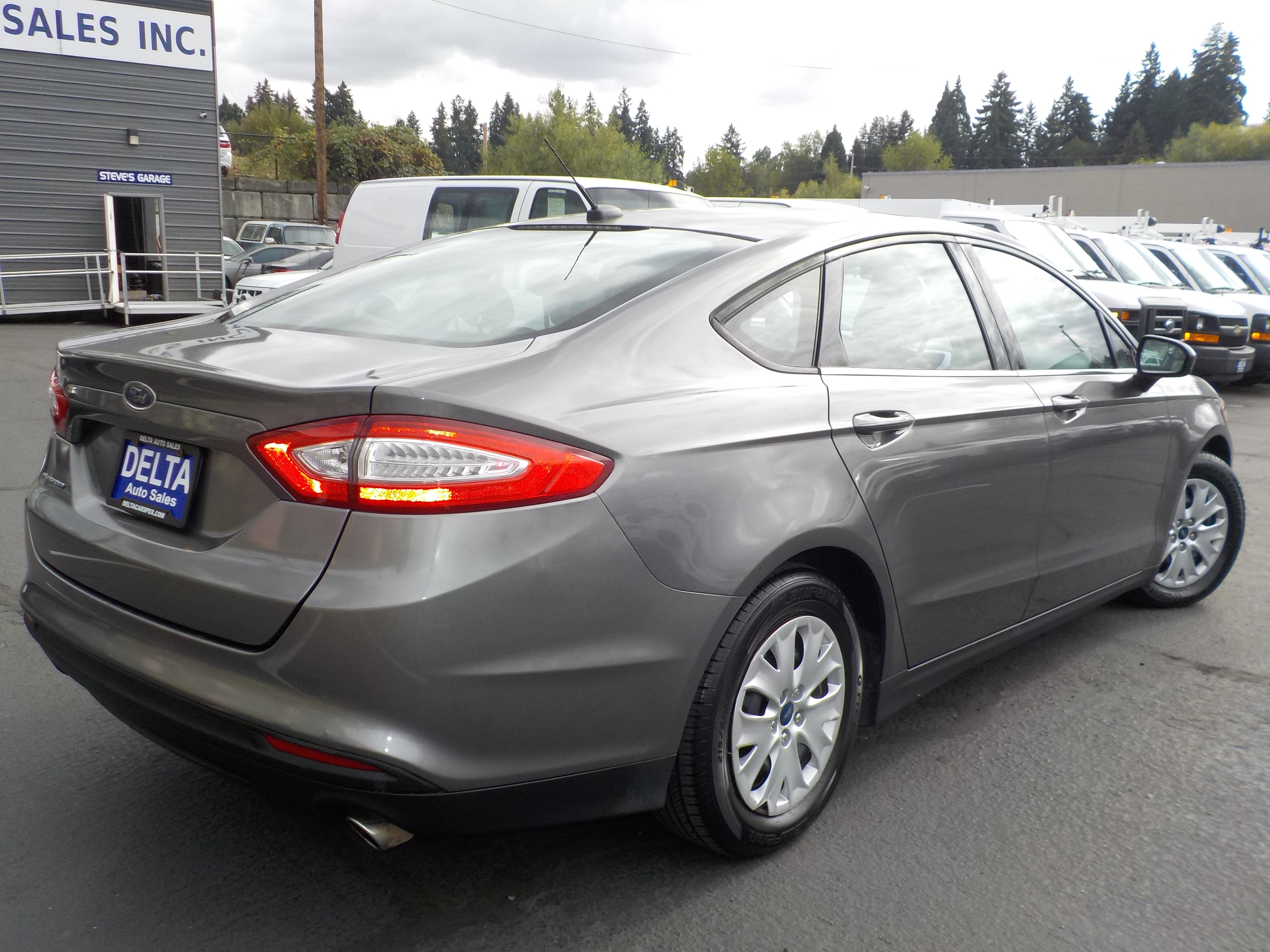Used 2013 Ford Fusion S FWD image 9