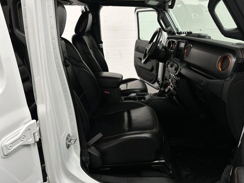 Used 2021 Jeep Gladiator Mojave AWD/4WD image 19