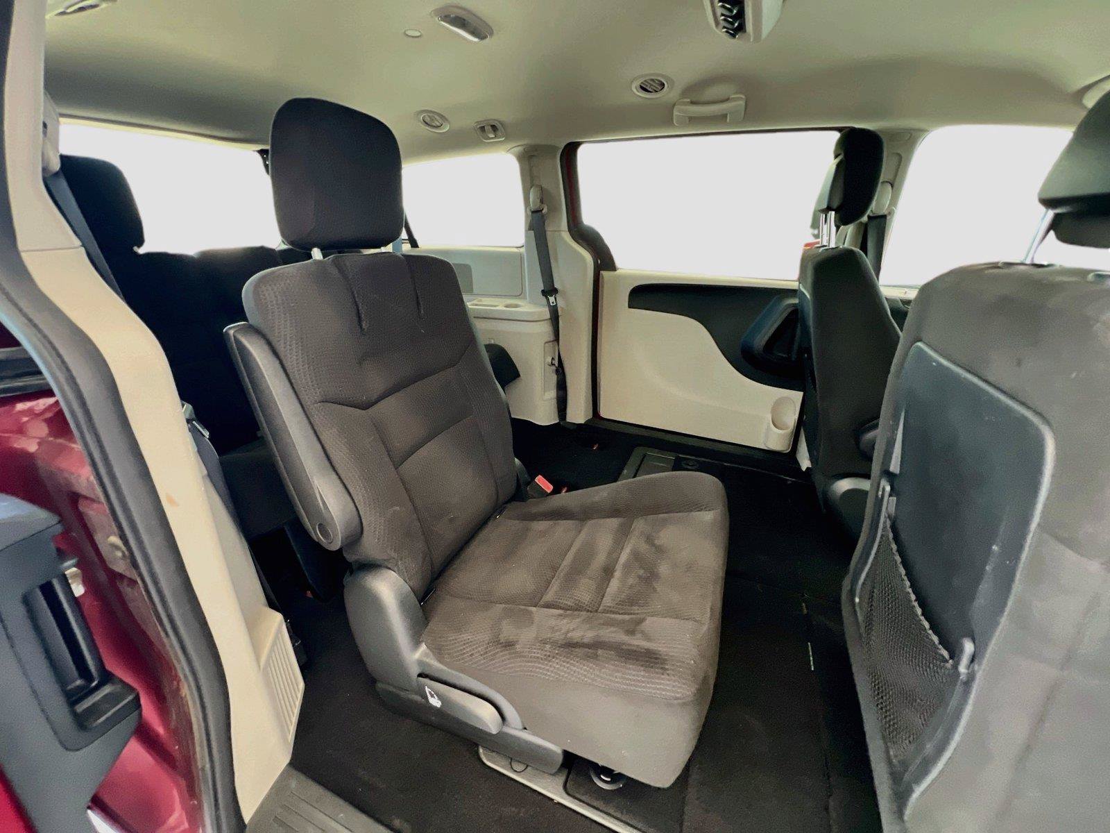 Used 2015 Dodge Grand Caravan SE w/ Quick Order Package 29E SE FWD image 23