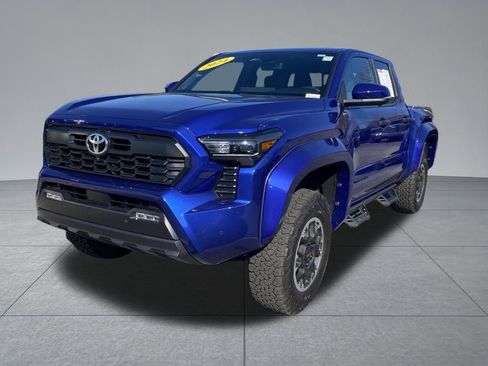 Used 2024 Toyota Tacoma TRD Off-Road image 2